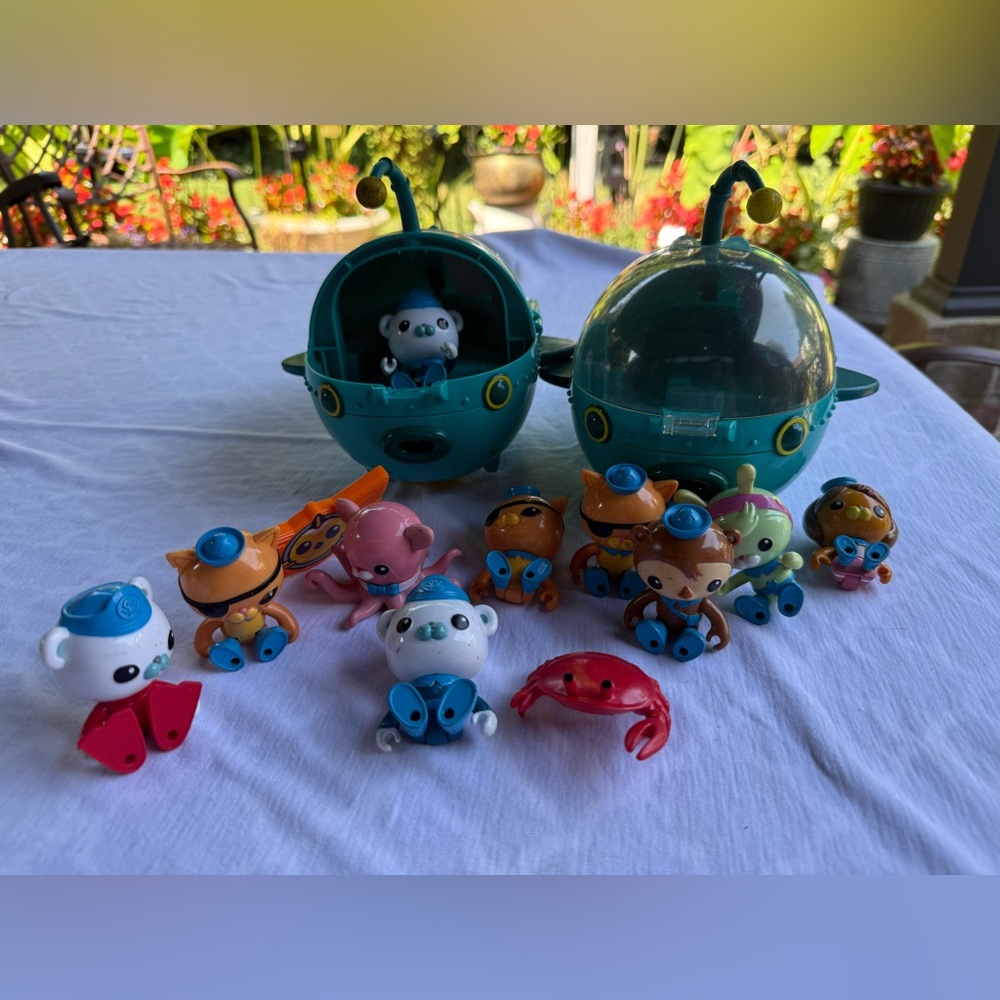 Disney RARE OCTONAUTS cars and figures